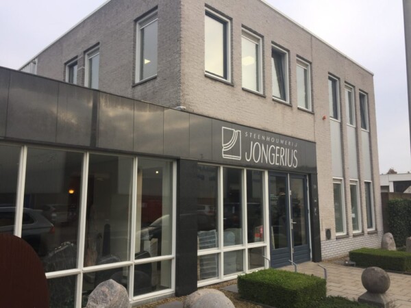 Voorkant pand Steenhouwerij Jongerius